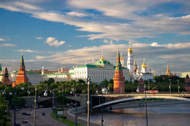 Иностранных туристов предупреждают об опасности поездок в Россию
